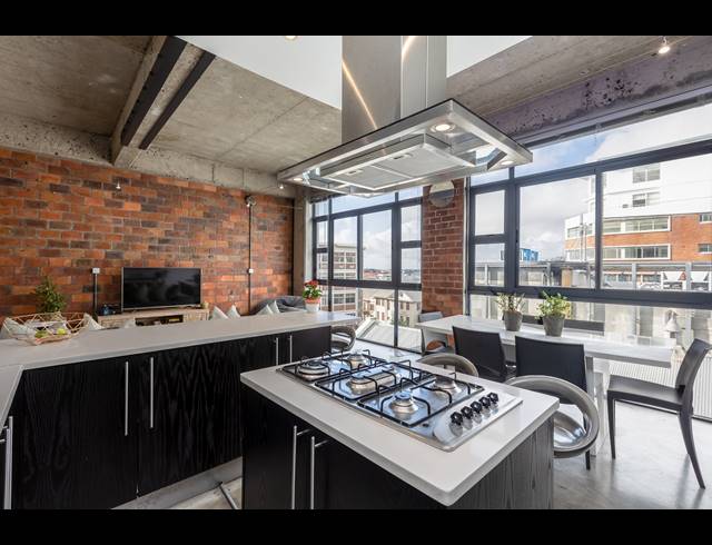 2 BEDROOM APARTMENT SOLD IN CAPE TOWN CITY CENTRE